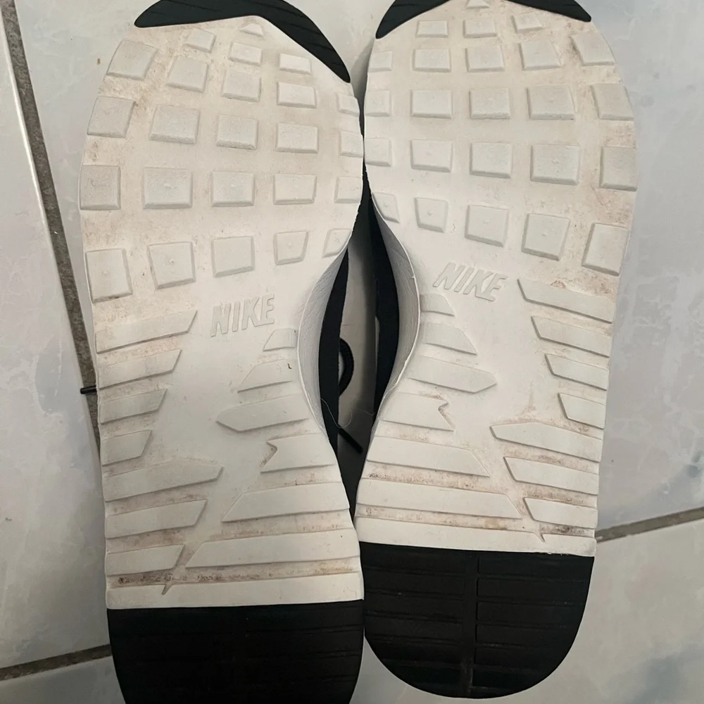 Nike Air Max Thea Running Shoes - Picture 5 of 8